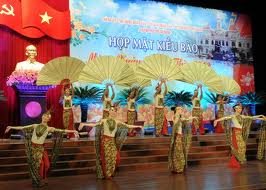 សកម្មភាពជួបមុខជនវៀតណាមឯបរទេសក្នុងបុណ្យតេត២០១២